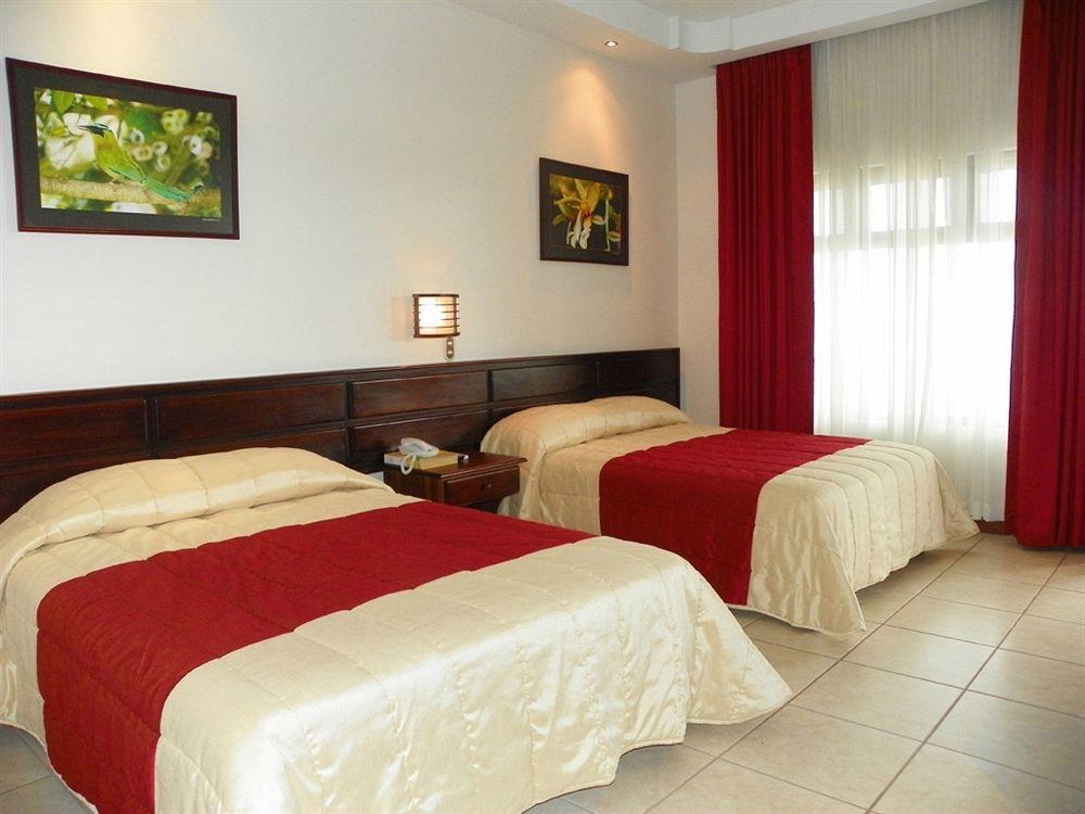 Hotel Suerre Guápiles Dış mekan fotoğraf