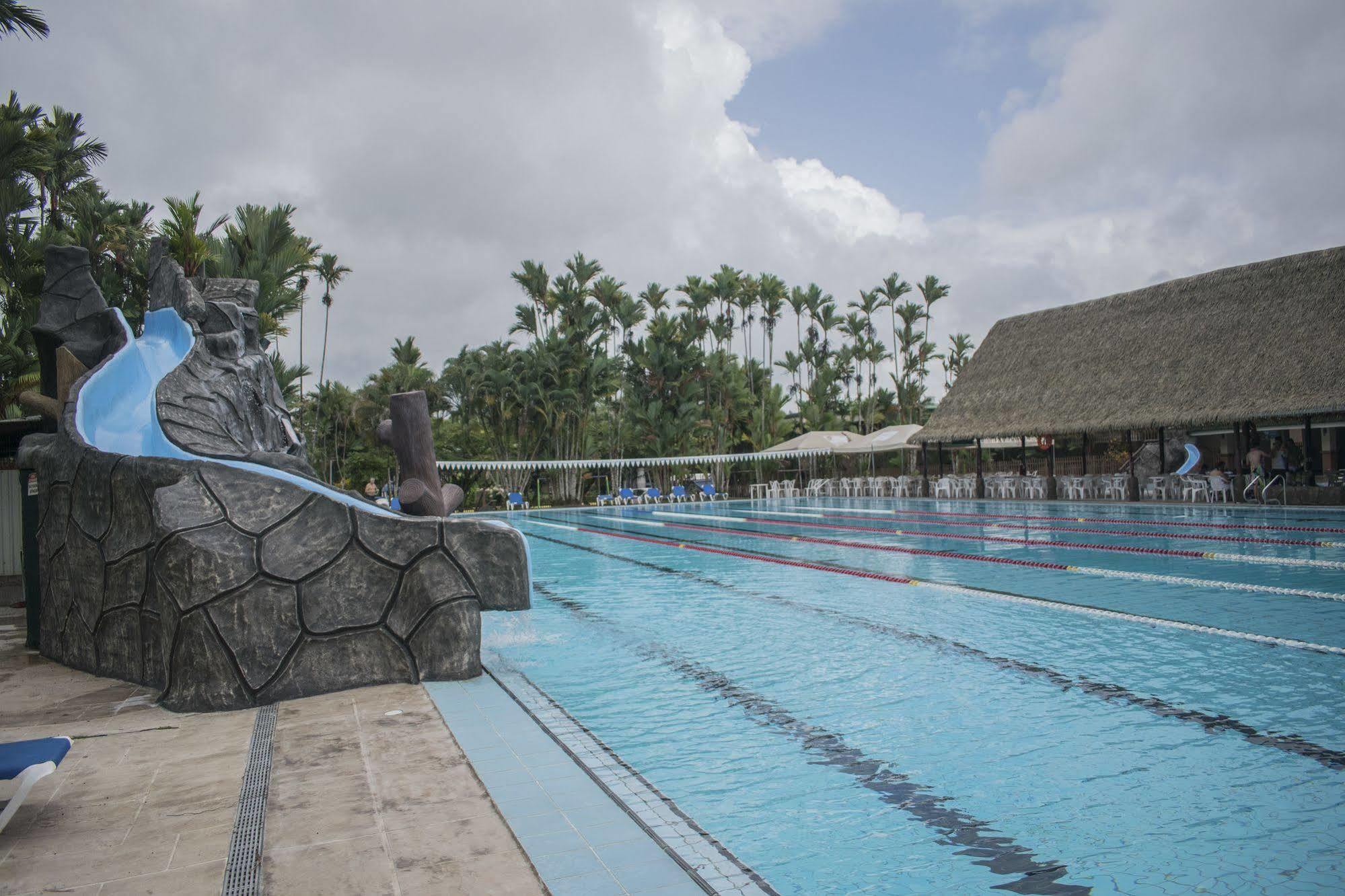 Hotel Suerre Guápiles Dış mekan fotoğraf